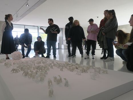 Les étudiants du master Études curatoriales au MusVerre