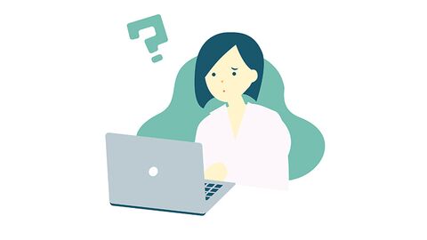 Personne s'interroge face à son ordinateur