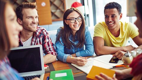 Etudiants aux ateliers de candidature en Master